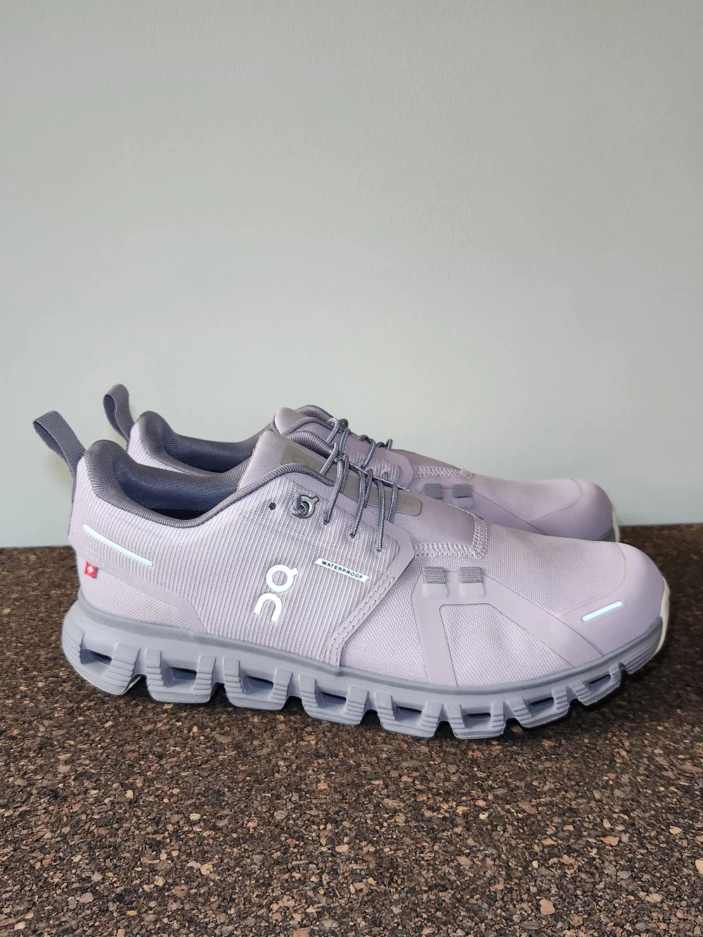 On Cloud Running Waterproof Shoes Womens Size 7.5 - Picture 1 of 10
